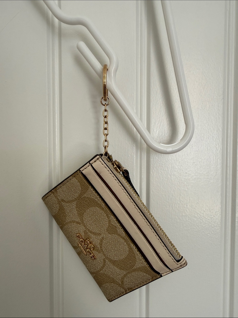 Coach Canvas Card Case Keychain in Tan and Chalk
